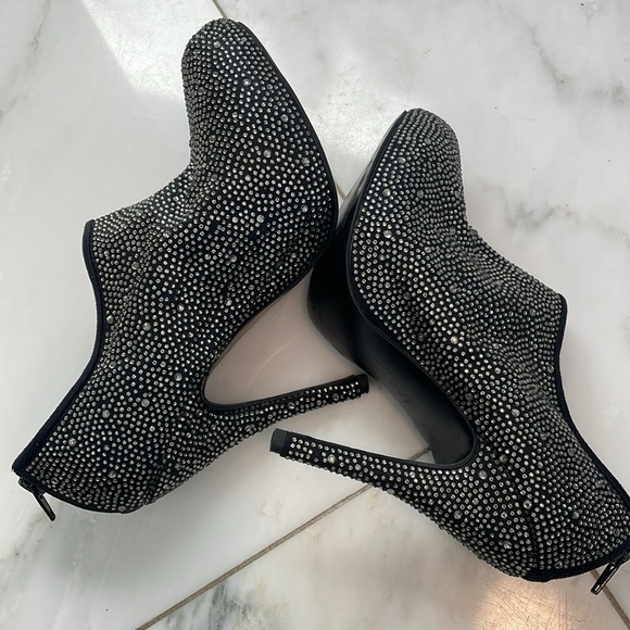 STEVEN by Steve Madden rhinestone ankle booties size 7 - Picture 5 of 8